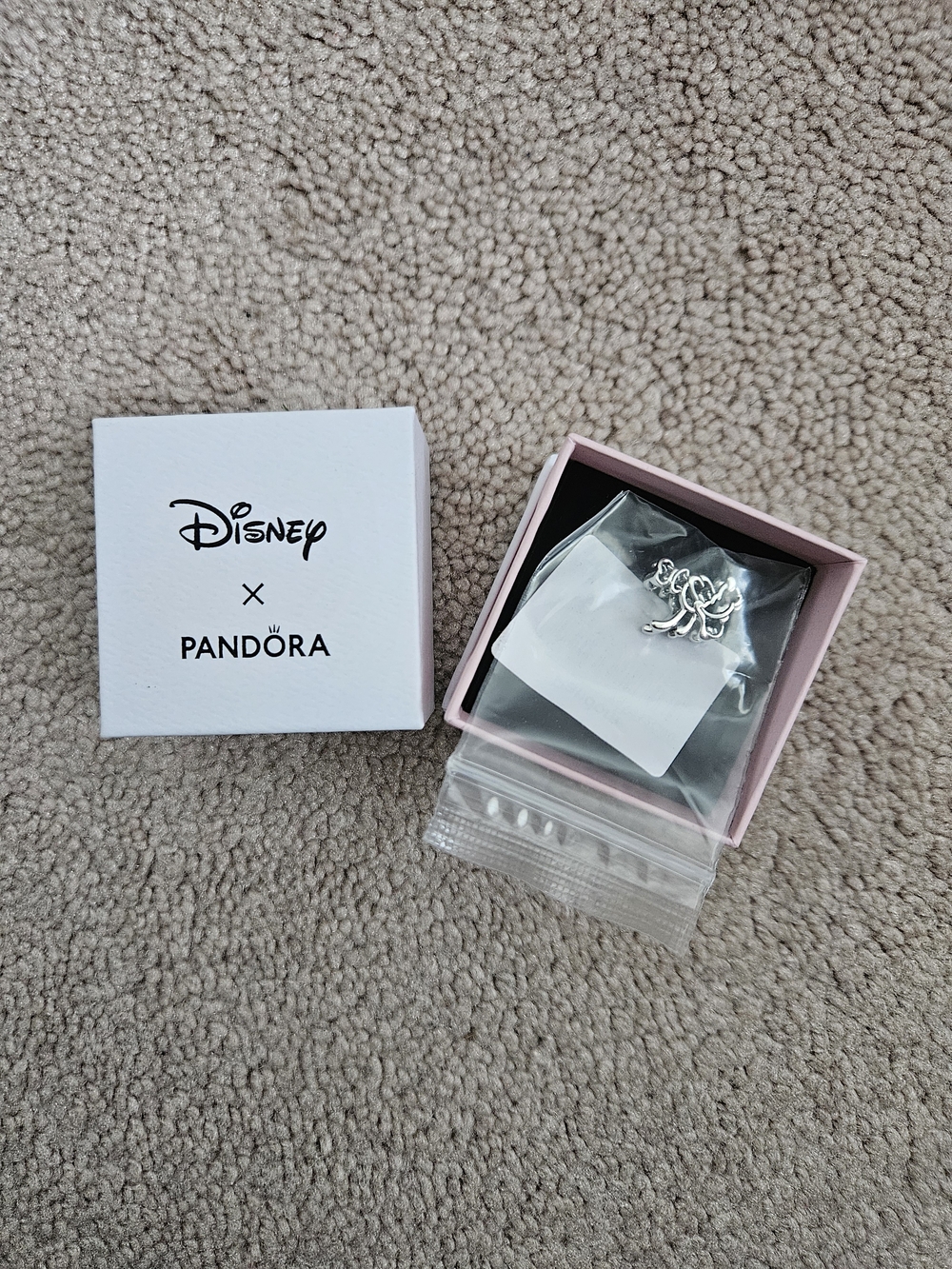 Pandora Disney Goofy Charm with Pink Box